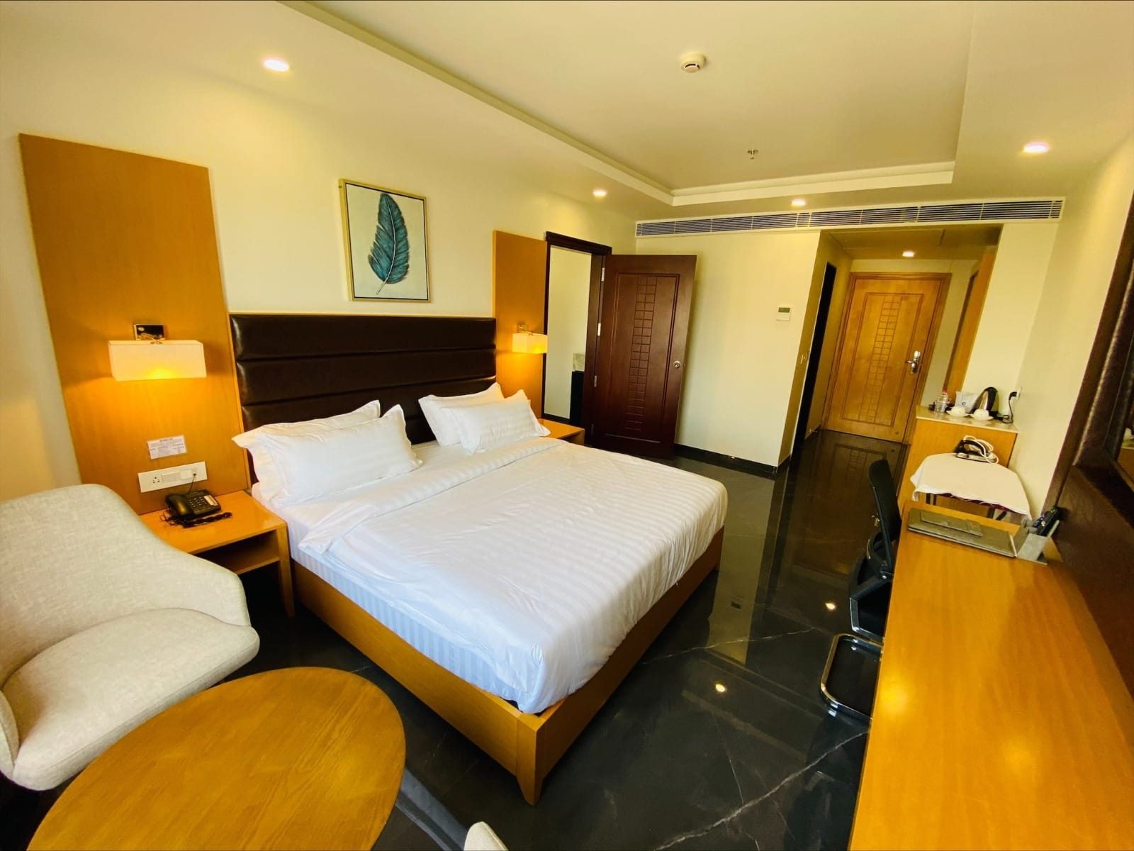 Suite - Apricot Ellisbridge